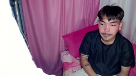 Snapshot of urhot_kharlxoxo chatting on 11-27-25, 11:34 john carlo online show from 11-27-25, 11:34