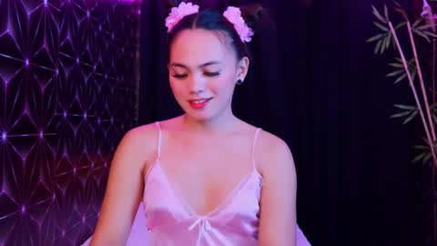 urhot_maxine online show from 07-18-26, 12:15