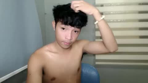 Snapshot of urhotethanxx chatting on 10-16-25, 05:36 Ethan online show from 10-16-25, 05:36