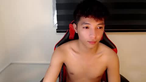 Snapshot of urhotethanxx chatting on 11-07-25, 05:02 Ethan online show from 11-07-25, 05:02