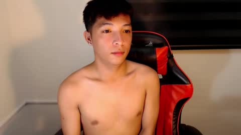 Snapshot of urhotethanxx chatting on 11-29-25, 03:04 Ethan online show from 11-29-25, 03:04