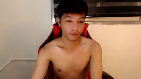 Snapshot of urhotethanxx chatting on 12-16-25, 03:39 Ethan online show from 12-16-25, 03:39