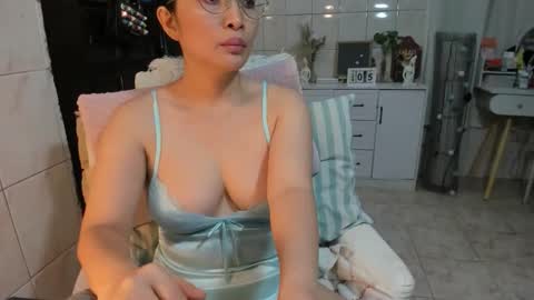 Snapshot of urhotmistress02 chatting on 05-05-26, 12:35 urhotmistress02 online show from 05-05-26, 12:35