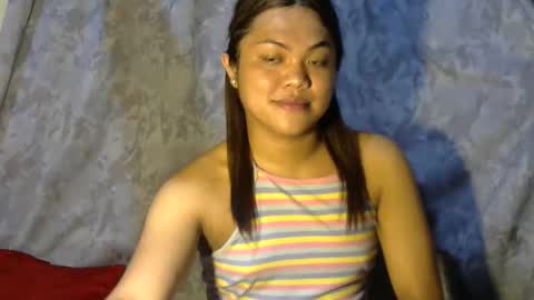 Snapshot of urhottie_bella chatting on 05-12-26, 12:24 urhottie_bella online show from 05-12-26, 12:24