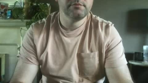 Snapshot of urhungdaddy8 chatting on 06-17-26, 03:35 Hung Daddy online show from 06-17-26, 03:35