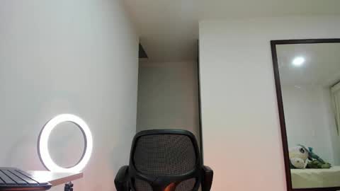 Snapshot of urimare_south chatting on 01-21-25, 12:04 urimare_south online show from 01-21-25, 12:04