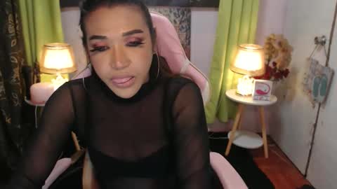 Queen Nicole online show from 02-17-25, 12:16