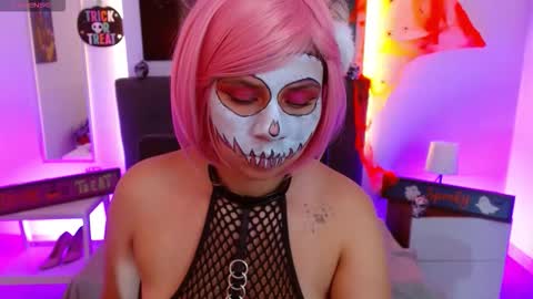 Snapshot of urlil_bunny chatting on 10-31-25, 08:43 My real name is Iris online show from 10-31-25, 08:43