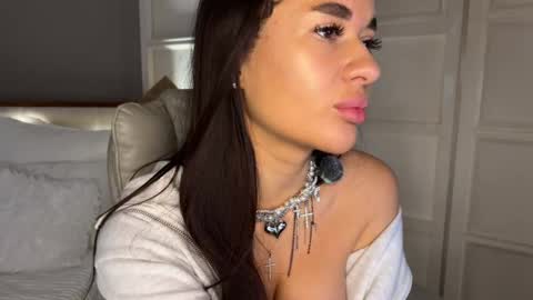 Snapshot of urlillshy chatting on 10-18-25, 01:08 Kristina online show from 10-18-25, 01:08