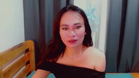 urlovely_che online show from 11-17-25, 02:50