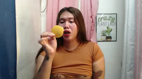 Snapshot of urlovely_sofie chatting on 01-17-26, 06:44 Sofie online show from 01-17-26, 06:44