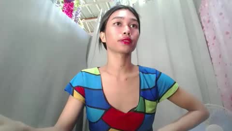 Snapshot of urloverjasmine_xx chatting on 05-19-26, 12:05 urloverjasmine_xx online show from 05-19-26, 12:05