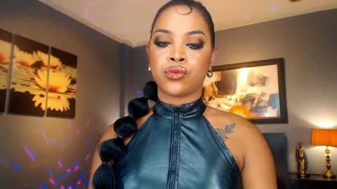 UrMajestyTyra online show from 05-25-26, 12:49