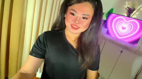 Snapshot of urnaughty_ceciliaxxx chatting on 05-16-26, 12:04 cecilia online show from 05-16-26, 12:04