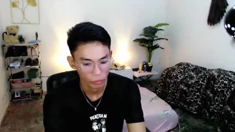 Rence online show from 10-20-25, 04:35