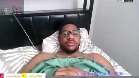 Snapshot of urnewdaddy90 chatting on 06-09-26, 04:18 Big Daddy online show from 06-09-26, 04:18