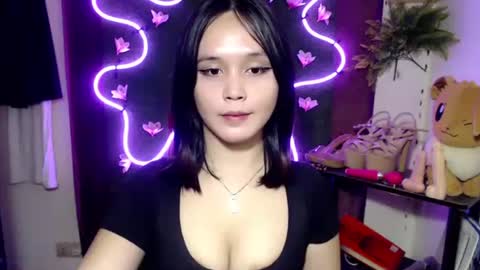 Pia online show from 10-28-25, 10:56