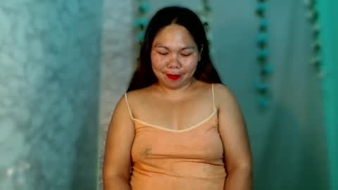 Snapshot of urpinayginaxx chatting on 04-21-26, 02:34 Gina online show from 04-21-26, 02:34