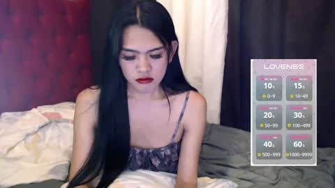 Snapshot of urpinayjenfuckerxxx chatting on 02-21-26, 02:40 Jenny online show from 02-21-26, 02:40