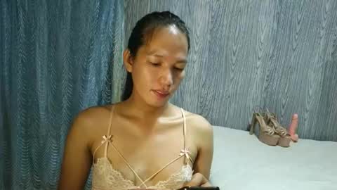 Snapshot of urpinaylovelyjuliaxxx chatting on 11-28-25, 01:41 queen julia not into CHEAPGUY online show from 11-28-25, 01:41