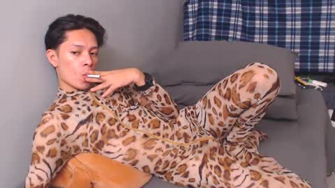 Snapshot of urpinoyasianx chatting on 01-13-25, 06:38 Mel online show from 01-13-25, 06:38