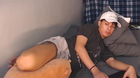 Snapshot of urpinoyasianx chatting on 01-13-25, 09:42 Mel online show from 01-13-25, 09:42