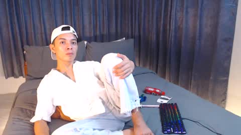 Snapshot of urpinoyasianx chatting on 01-19-25, 09:55 Mel online show from 01-19-25, 09:55