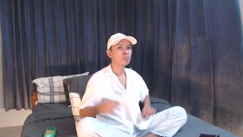 Snapshot of urpinoyasianx chatting on 01-20-25, 12:28 Mel online show from 01-20-25, 12:28