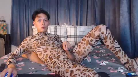 Snapshot of urpinoyasianx chatting on 01-31-25, 08:22 Mel online show from 01-31-25, 08:22