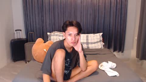 Snapshot of urpinoyasianx chatting on 02-12-25, 06:30 Mel online show from 02-12-25, 06:30