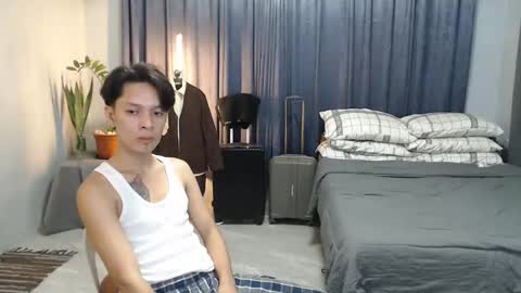 Snapshot of urpinoyasianx chatting on 02-24-25, 01:24 Mel online show from 02-24-25, 01:24