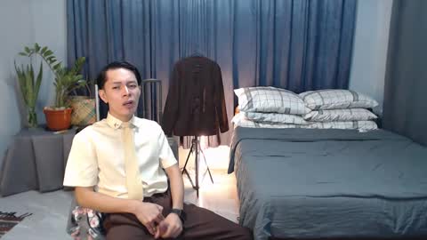 Snapshot of urpinoyasianx chatting on 02-24-25, 04:27 Mel online show from 02-24-25, 04:27