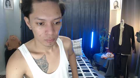 Snapshot of urpinoyasianx chatting on 02-27-25, 10:59 Mel online show from 02-27-25, 10:59