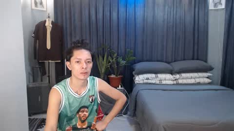 Snapshot of urpinoyasianx chatting on 03-03-25, 08:38 Mel online show from 03-03-25, 08:38