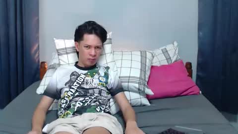 Snapshot of urpinoyasianx chatting on 09-09-25, 06:13 Mel online show from 09-09-25, 06:13