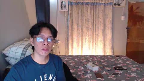 Snapshot of urpinoyasianx chatting on 09-11-25, 12:05 Mel online show from 09-11-25, 12:05