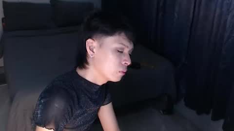 Snapshot of urpinoyasianx chatting on 09-27-25, 11:37 Mel online show from 09-27-25, 11:37