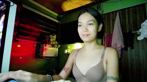 Snapshot of ursexymayhem1 chatting on 10-24-25, 08:49 Ursexymayhem online show from 10-24-25, 08:49