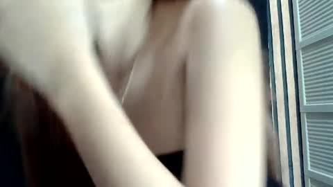 Snapshot of urskinny_girl chatting on 02-05-25, 10:51 Jane online show from 02-05-25, 10:51