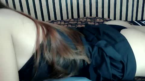 Snapshot of urskinny_girl chatting on 02-10-25, 02:59 Jane online show from 02-10-25, 02:59