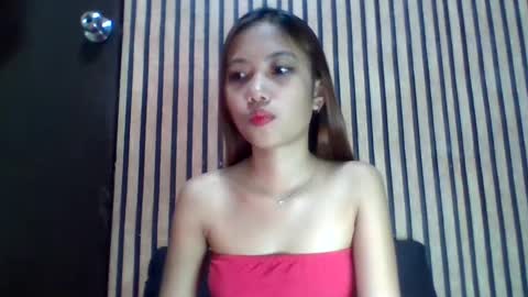 Snapshot of urskinny_girl chatting on 03-10-25, 05:50 Jane online show from 03-10-25, 05:50