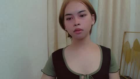 Snapshot of urslutty_jasmine chatting on 05-27-26, 01:02 jasmine online show from 05-27-26, 01:02