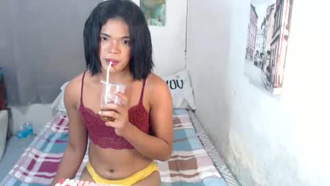 Snapshot of ursweetjena chatting on 02-26-26, 01:32 JEN online show from 02-26-26, 01:32