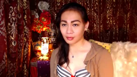 Snapshot of urtimelessbeauty chatting on 12-29-24, 09:09 Merca online show from 12-29-24, 09:09