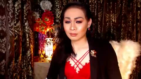 Snapshot of urtimelessbeauty chatting on 01-17-25, 06:33 Merca online show from 01-17-25, 06:33