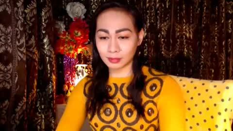 Snapshot of urtimelessbeauty chatting on 02-06-25, 10:43 Merca online show from 02-06-25, 10:43