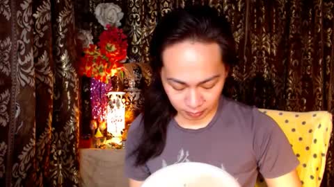 Snapshot of urtimelessbeauty chatting on 02-09-25, 09:06 Merca online show from 02-09-25, 09:06