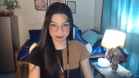 Snapshot of urwetasianprincessxx chatting on 01-27-25, 10:16 Ashley Kate Mateo Gray online show from 01-27-25, 10:16