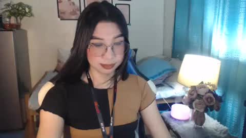 Snapshot of urwetasianprincessxx chatting on 02-18-25, 10:38 Ashley Kate Mateo Gray online show from 02-18-25, 10:38