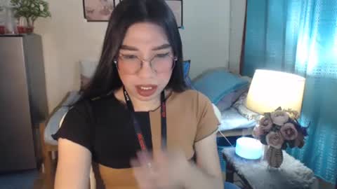 Snapshot of urwetasianprincessxx chatting on 02-19-25, 06:33 Ashley Kate Mateo Gray online show from 02-19-25, 06:33